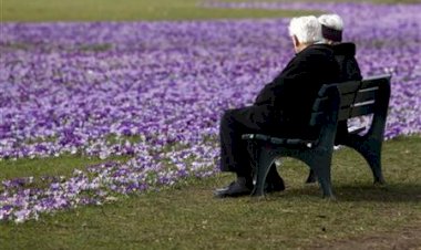 65 YAŞ ÜZERİNE HAFTA SONU SOKAĞA ÇIKMA İZNİ GELEBİLİR