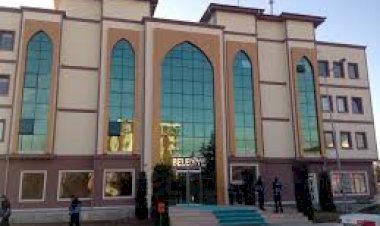 MAHKEMECE YAZILAN MÜZEKKEREYE CEVAP VERMEMEK-BELEDİYE BAŞKANININ GÖREVİ KÖTÜYE KULLANMASI SUÇU
