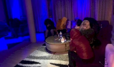 AHLAK BÜRO AMİRLİĞİ POLİSİ İLE CİNSEL BİRLİKTELİK İÇİN ODAYA GİRMEK FUHUŞ SUÇU İÇİN YETERLİ DELİL DEĞİLDİR