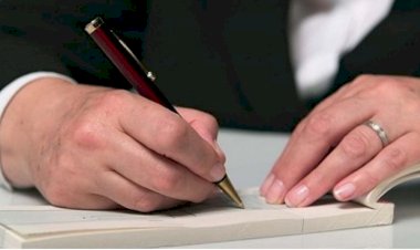 KARŞILIKSIZ ÇEK HAKKINDA 'KARŞILIKSIZDIR' İŞLEMİ YAPILMADAN AÇILAN KAMU DAVALARINDA SANIĞA BERAAT
