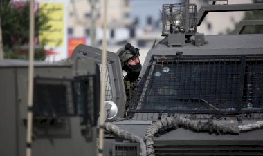 ASKERİN SÜNGÜYÜ  ARBEDEDE MÜLTECİNİN GÖĞSÜNE VURMASI -KASTEN YARALAMA SONUCUNDA ÖLDÜRME SUÇU