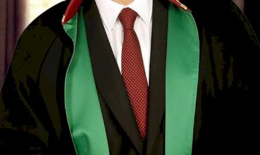 AVUKATA KARŞI GÖREV BAŞINDA İŞLENEN SUÇLAR KAMU DAVASI NİTELİĞİNDEDİR. AVUKAT KAMU GÖREVLİSİ SIFATINA HAİZDİR.