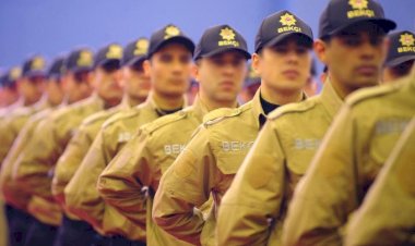 ANKARA'DA BEKÇİ ŞİDDETİ! ÇÖP DÖKMEYE ÇIKAN GENÇ DARP EDİLDİ, AİLESİNE GAZ SIKILDI!