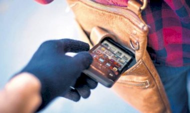 MÜŞTEKİNİN TELEFONUNDAKİ FOTOĞRAFLARI SİLMEK AMACI İLE TELEFONU ALMAK GASPTIR