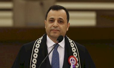 AYM Başkanı Zühtü Arslan: Adaletin gözü bağlı ve taraflara eşittir