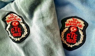 CEZAEVİNDE GÖREVLİ MEMURUN RESMİ KIYAFETİN KİRLENMESİ SEBEBİ İLE İŞE SİVİL GİTMESİ KINAMA CEZASINI GEREKTİRMEZ