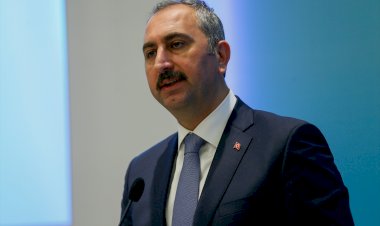 BAKAN GÜL : TÜRK YARGISI BAĞIMSIZ  VE TARAFSIZDIR