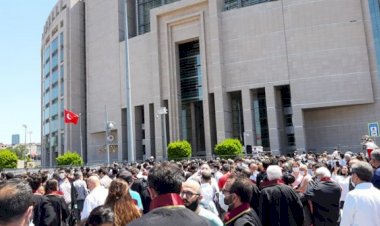 AVUKATLAR ÇAĞLAYAN ADLİYESİ ÖNÜNDE!