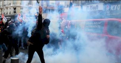 ÜLKENİN PKK İLE MÜCADELESİNDE HALKIN GAZ BOMBASINDAN ETKİLENMESİ HAK İHLALİNİ OLUŞTURMAZ-AYM KARARI