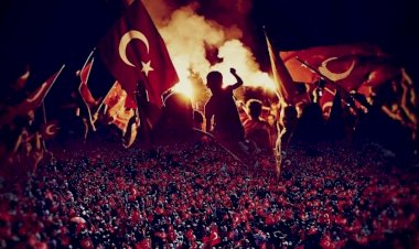 15 TEMMUZ DARBE KALKIŞMASINA 'OSCARLIK BİR SENARYO, İKTİDAR HIRSLI BİR DİKTATÖR' DEMEK SUÇU VE SUÇLUYU ÖVME SUÇUNU OLUŞTURUR
