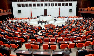Hukuk davalarına ilişkin yargı paketi Meclis'te kabul edildi