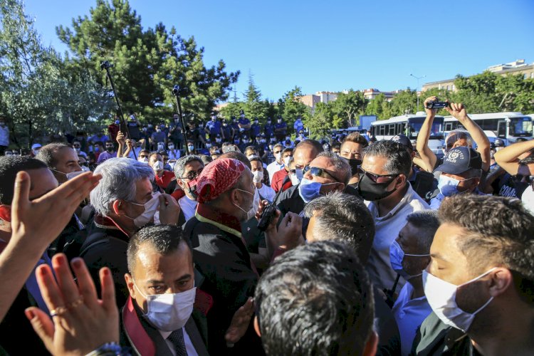 Çoklu baro kanunu Resmi Gazete'de yayımlandı