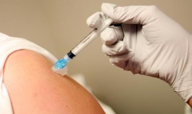 YAPILAN ENJEKSİYONLA SAKAT KALINILMASI HALİNDE DOKTORUN KUSURU YOK İSE MADDİ TAZMİNATA HÜKMOLUNMAZ