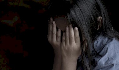 ÖĞRETMENİN ÖĞRENCİSİNE MASAJ YAPTIRMASI, KUCAĞINA OTURTMASI, İÇ ÇAMAŞIR RENGİNİ SORMASI, BİZ SEVGİLİYİZ DEMESİ SUÇ DEĞİLDİR