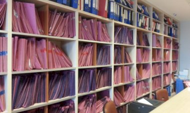 YETKİ İTİRAZININ KABULÜ SONRASI DOSYANIN YETKİLİ İCRA MÜDÜRLÜĞÜNE GÖNDERİLMESİNİN İKİ HAFTALIK SÜREDEN SONRA TALEP EDİLMESİ HALİNDE TAKİP AÇILMAMIŞ SAYILIR