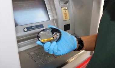 ATM'YE KART KOPYALAMA CİHAZI YERLEŞTİRİLMESİ FAKAT KART OLUŞTURULMAMASI KİŞİSEL VERİLERİ ELE GEÇİRME SUÇUNU OLUŞTURUR