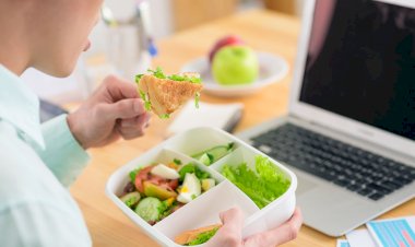 ARTAN 'MUSAKKAYI' EVE GÖTÜRDÜ, TAZMİNATSIZ İŞTEN ATILDI!