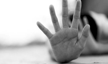 TAKDİR BELGESİ KARŞILIĞINDA ÖĞRENCİLERİNİ İSTİSMAR ETTİ