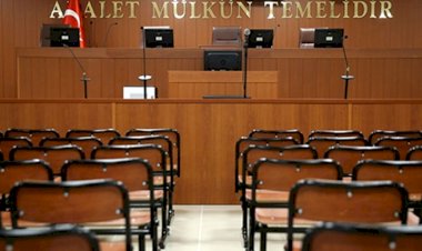 HUKUK MAHKEMESİNİN CEZA YARGILAMASI SONUCUNU BEKLEMESİ GEREKİR
