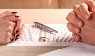 İŞÇİ HAKKINDA TUTULAN DEVAMSIZLIK TUTANAKLARINDAKİ VAKİTLERDE İŞÇİNİN RESMİ EVLİLİK İÇİN HAZIRLIK YAPTIĞI SABİT OLDUĞUNDAN, DEVAMSIZLIK MAZERETE DAYANMAKTADIR