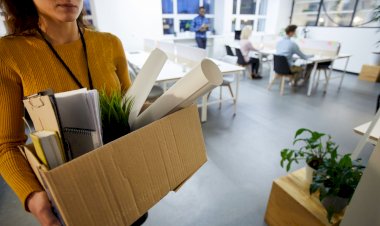 EVLİLİKTEN İTİBAREN 1 YIL İÇİNDE İŞTEN AYRILAN KADININ, HERHANGİ BİR SEBEP GÖSTERMEKSİZİN KIDEM TAZMİNATI HAKKI BULUNMAKTADIR