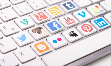 HERKESE AÇIK VE KOLAY ULAŞILABİLEN BİR FOTOĞRAFIN KULLANILMASI ÖZEL HAYATIN GİZLİLİĞİNE İLİŞKİN BİR SUÇ OLARAK KABUL EDİLEMEZ