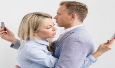 EVLİ KADININ GECE VAKTİ BAŞKA BİR ERKEKLE CİNSEL İÇERİKLİ MESAJLAŞTIĞINI GÖRMESİ ÜZERİNE HAKSIZ TAHRİK ALTINDAKİ ERKEĞİN UYGULADIĞI BASİT FİZİKSEL ŞİDDET VE HAKARET DAHA AZ KUSURDUR