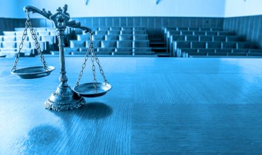 KENDİSİNE KARŞI İŞLENEN HAKARET VE TEHDİT OLAYLARININ TELEFON İLE SES KAYDINA ALINMASI SUÇ DEĞİLDİR. AYRICA HUKUKA AYKIRI DELİL OLARAK DA DEĞERLENDİRİLEMEZ