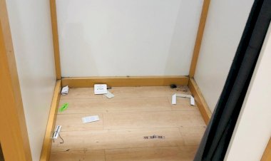 SANIĞIN, MAĞDUREYİ BULUNDUĞU GİYİNME KABİNİNİN ÜSTÜNDEN GÖZETLEMESİ ÖZEL HAYATIN GİZLİLİĞİNİ İHLAL SUÇUNU OLUŞTURUR