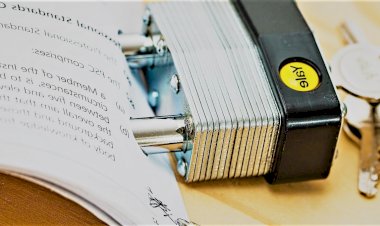 HACZE GELEN AVUKATA; "ÇIK DIŞARI, İÇERİ GİRERSEN SENİ ÖLDÜRÜRÜM" SÖZÜ YARGI GÖREVLİSİNE GÖREVİNİ YAPTIRMAMAK İÇİN DİRENME SUÇUDUR