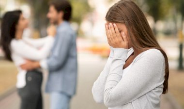 KADININ FACEBOOK'DA BAŞKA ERKEKLE FOTOĞRAF PAYLAŞMASI