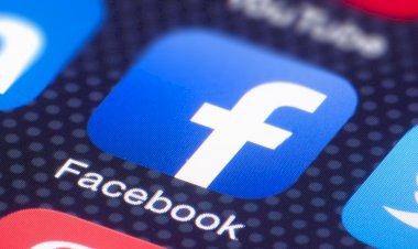 FACEBOOK'TA ESKİ EŞ İLE BERABER FOTOĞRAF PAYLAŞMAK, BİRLİKTE YAŞANILDIĞI ANLAMINA GELMEZ