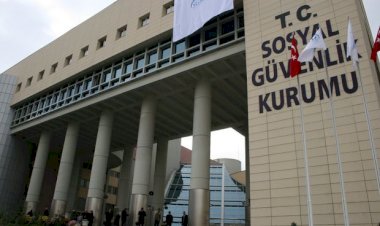 BABANIN SGK BORCU 'ANNE İLE OĞLUNU' MAHKEMELİK ETTİ! İŞTE İLGİNÇ DAVANIN AYRINTILARI