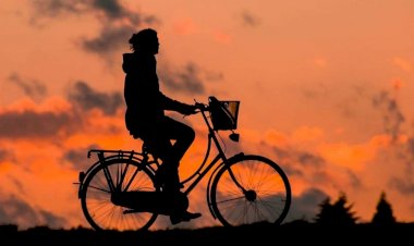 KASKSIZ OLARAK BİSİKLETE BİNEN SÜRÜCÜNÜN CEZASI İPTAL EDİLDİ