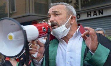 'DEMOKRASİ LAFTA, SANDIK ARAFTA, AVUKATLAR BEKLEYİŞTE!..'