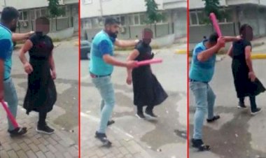 EŞİNİ TACİZ ETTİĞİNİ İDDİA ETTİĞİ ADAMI ÖNCE DÖVDÜ SONRA ETEK GİYDİRİP KARAKOLA GÖTÜRDÜ!