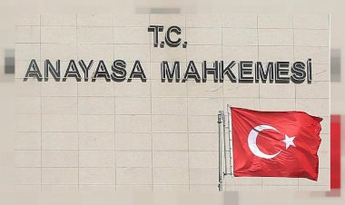 AYM'DEN ŞİKAYET DİLEKÇESİNDEKİ İFADELERİ NEDENİYLE TAZMİNATI HAK İHLALİ SAYDI