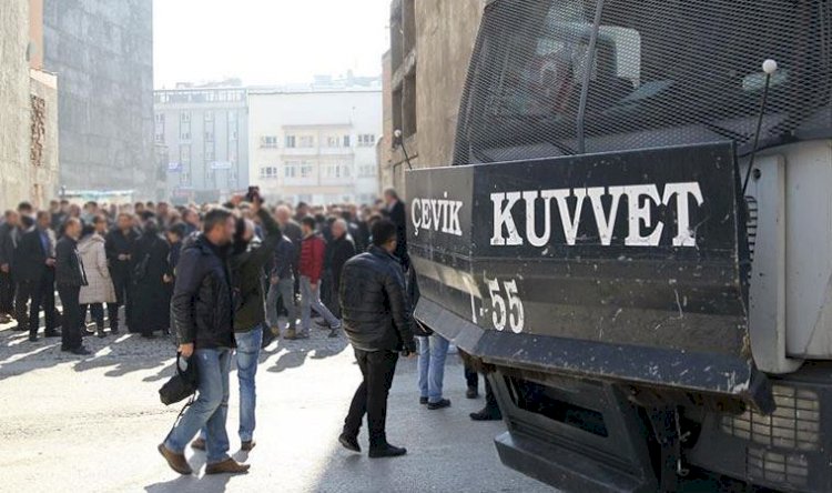 DANIŞTAY'DAN KRİTİK İPTAL: TOPLANTI VE GÖSTERİ YÜRÜYÜŞLERİYLE İLGİLİ KARAR