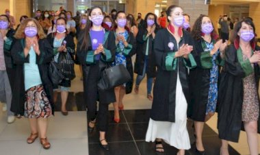 ADLİYE KORİDORLARINDA 'İSTANBUL SÖZLEŞMESİ YAŞATIR, VAZGEÇMİYORUZ!' SLOGANLARI