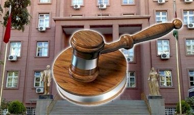 YARGITAY: ÇALIŞANINA 'TERBİYESİZ' DİYEN PATRON TAZMİNAT ÖDER