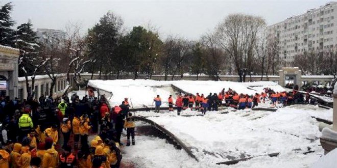 DANIŞTAY, NAMAZ KILINIRKEN YAŞANAN KAZADA 50 BİN TL'LİK TAZMİNATI ÇOK BULDU