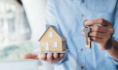 DEVRE TATİL SÖZLEŞMELERİNDE TÜKETİCİNİN CAYMA SÜRESİ TÜKETİCİNİN SÖZLEŞMEDE KENDİSİNE TAHSİS EDİLEN ODA VEYA BÖLÜMÜ FİİLEN GÖRMESİ HALİNDE BAŞLAR