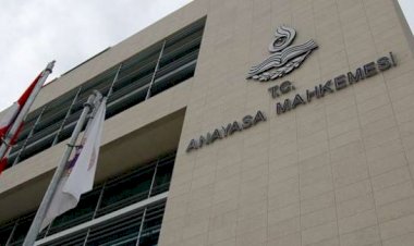 VERGİ DAVALARINDA TEMİNAT ALINMADAN YÜRÜTMENİN DURDURULMASI KARARI VERİLEMEYECEĞİNİ ÖNGÖREN KURALIN İPTALİ