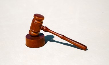 ÇOCUĞUN OKUL TAKSİTLERİNİ ÖDEYEN BABA BU ÖDEMELERİ TEDBİR VE İŞTİRAK NAFAKASINDAN MAHSUP EDEMEZ