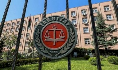 İŞÇİ TARAFINDAN VERİLEN YILLIK İZİN KULLANMA TALEBİNİ İÇEREN HERHANGİ BİR DİLEKÇE DOSYA İÇİNDE BULUNMADIĞINDAN, YILLIK İZİNLERİNİN KULLANDIRILMAMASI SEBEBİ İLE İŞ AKDİ HAKLI NEDENLE FESHEDİLEMEZ