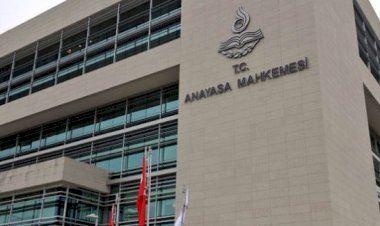DÖNÜŞ KURALLARINA UYMAYAN ARACIN TRAFİKTEN ALTMIŞ GÜN SÜREYLE MEN EDİLMESİNİ ÖNGÖREN KURALIN ANAYASA’YA AYKIRI OLMADIĞI