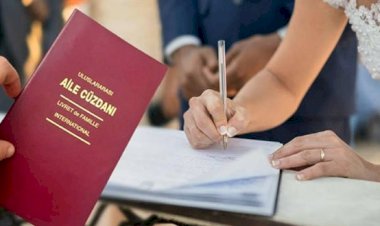 AYM KARARI YÜRÜRLÜĞE GİRİYOR: KADINLAR ERKEĞİN SOYADINI ALMAYACAK